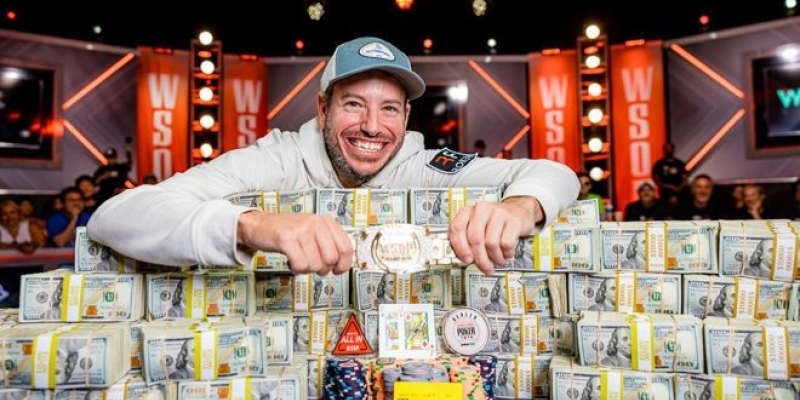 Даниэль Вейнман стал чемпионом Главного События WSOP и заработал $12,100,000