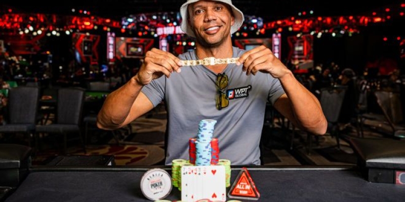 Фил Айви выиграл 11 золотой браслет WSOP — свой последний браслет он выигрывал 10 лет назад