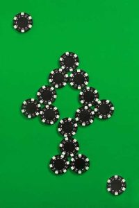 Типы покерных игр и особенности их стратегии