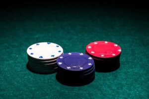 Как правильно разрабатывать начальную стратегию в American Poker 2