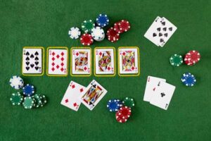Как правильно выбрать колоду для игры в Флеш рояль